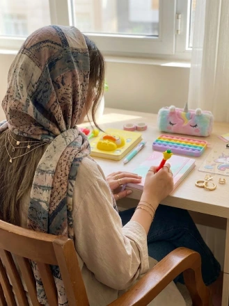 خالق دنیای رنگی‌فا